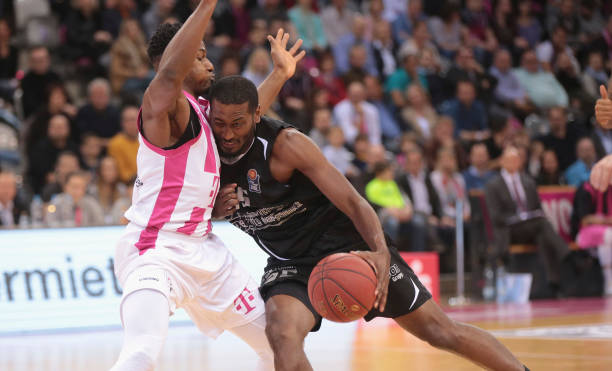 使他不仅是 使他不仅是