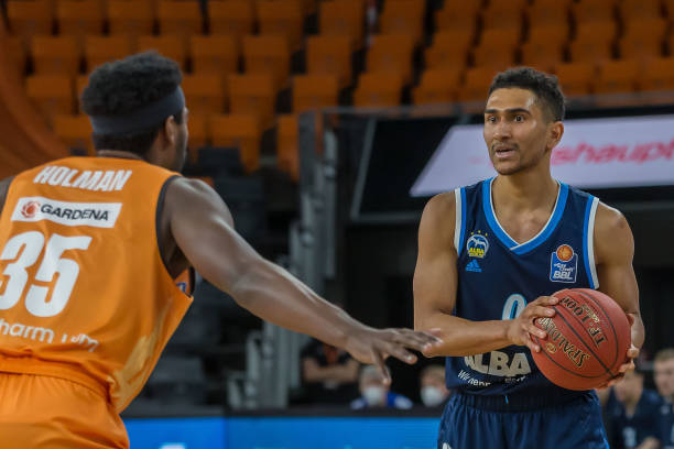 黑色皮衣 黑色皮衣