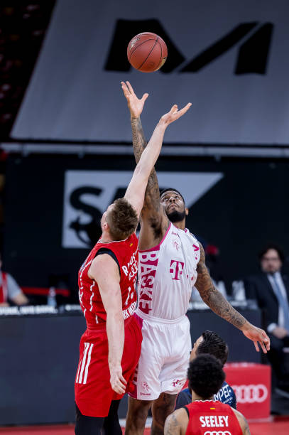 他凭借出色 他凭借出色